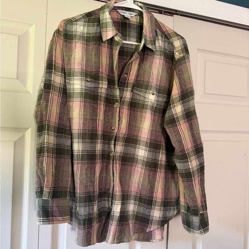Old Navy Plaid Boyfriend Shirt in Olive Green, Pink & Cream